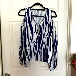 Blue print top cold shoulder, long sleeve, medium